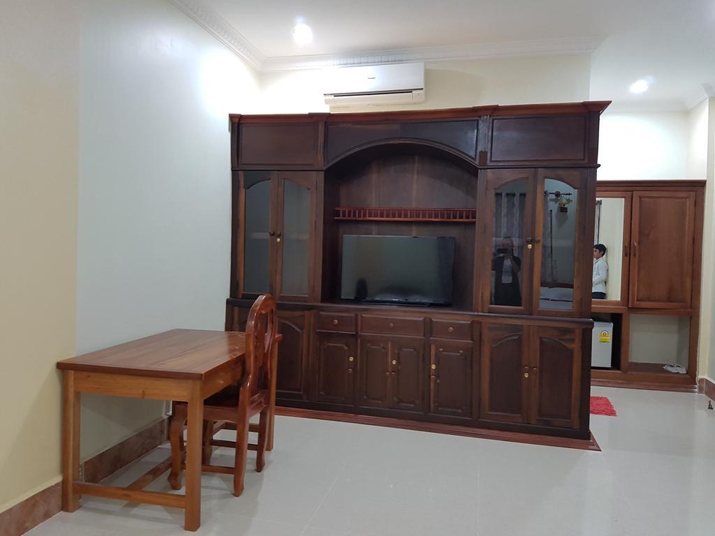 Samnop Samnang Guesthouse Kampot Bagian luar foto