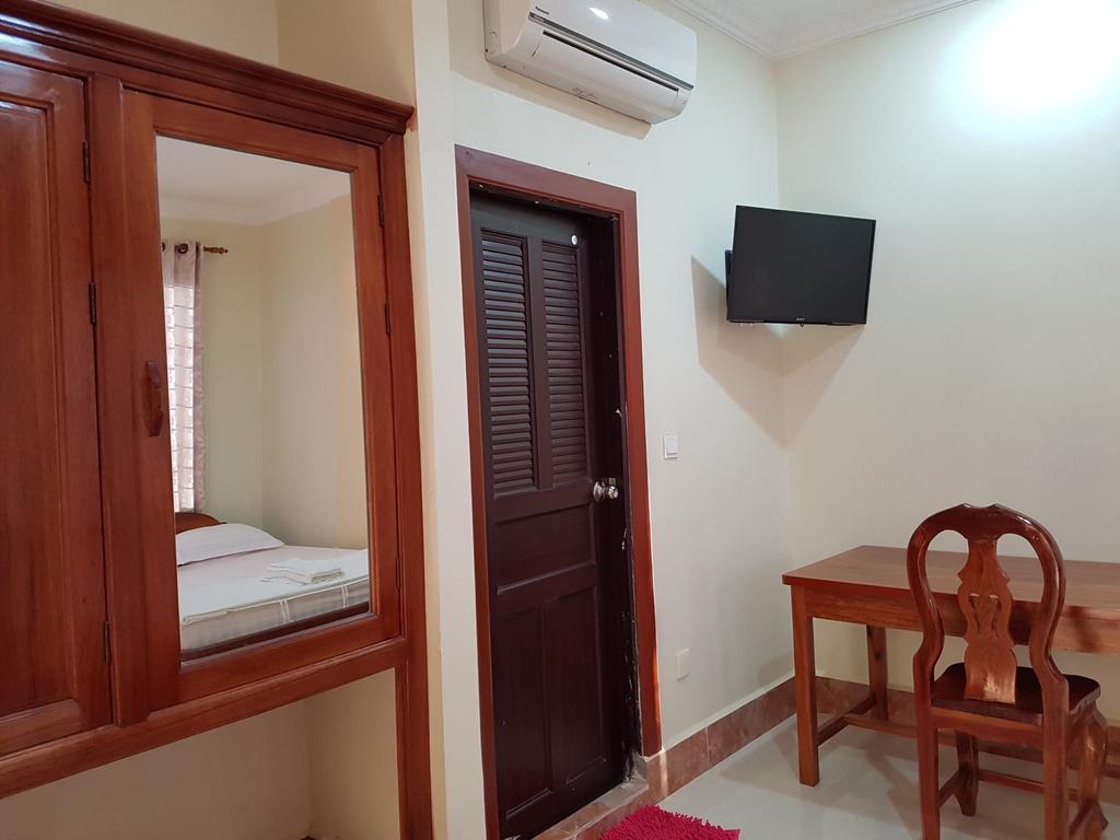 Samnop Samnang Guesthouse Kampot Bagian luar foto