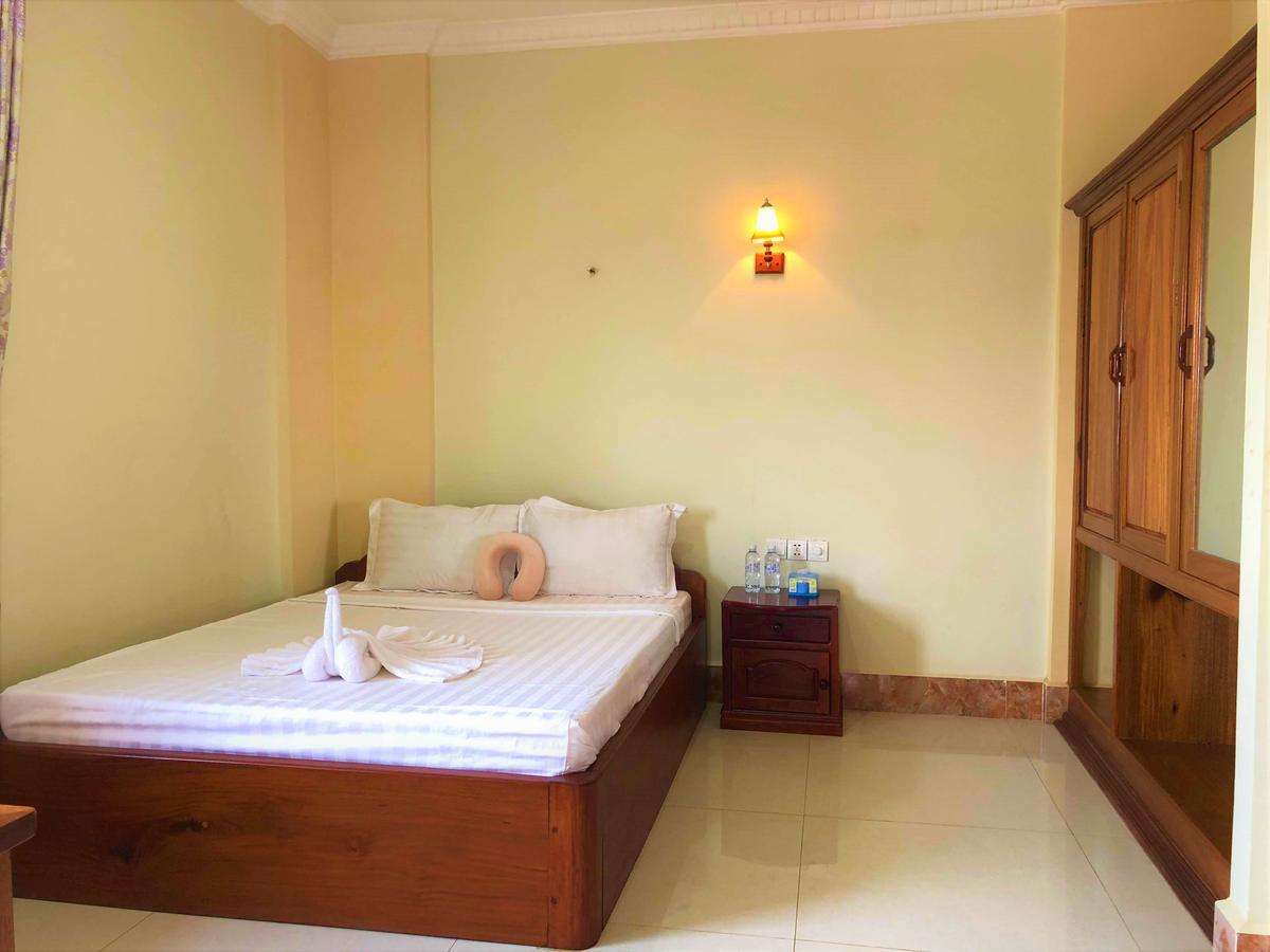 Samnop Samnang Guesthouse Kampot Bagian luar foto